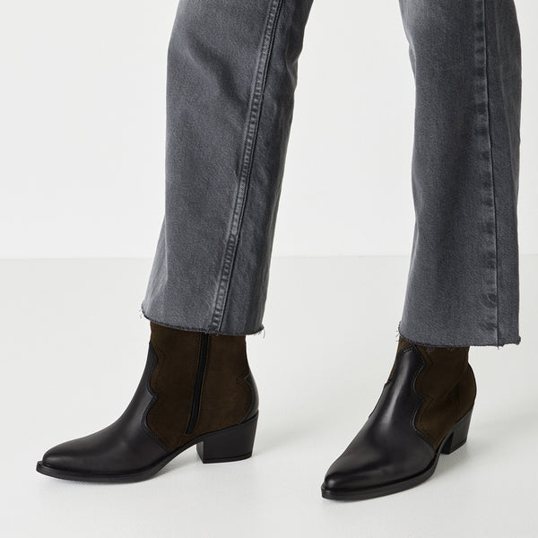 Tamaris | Leather Cowboy Boot | 25702 | Black & Olive