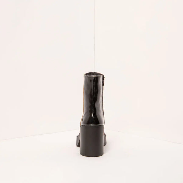 ART | 1974 Berna Retro Block Heel Boot | Nappa Shiny Flamingo/Black