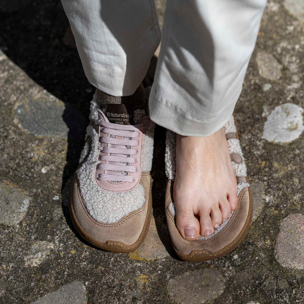 El Naturalista | N5435B | Multi Material Cream / Oriel | Barefoot Trainer