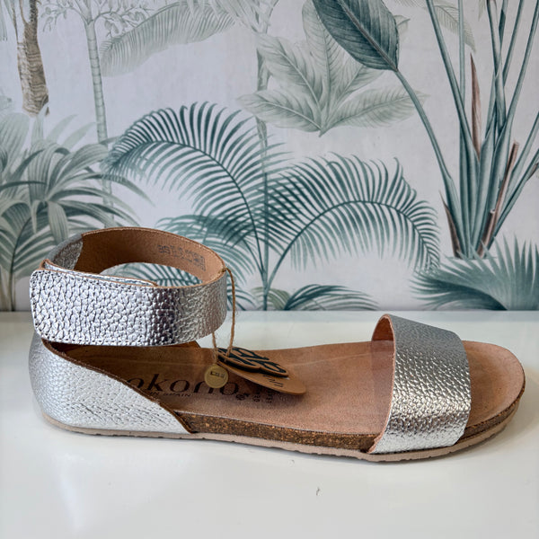 Yokono | Genova -400 Silver Metallic | Covered heel Sandal
