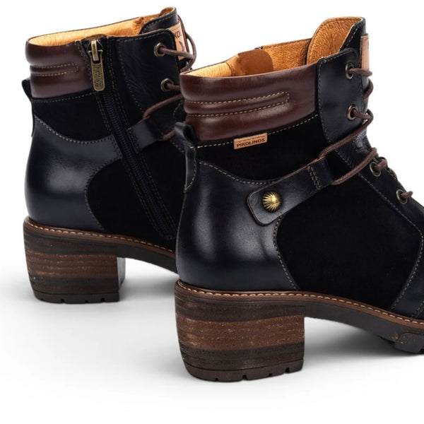 Pikolinos | San Sebastia | WIT8979C1 | Black Mid Heel Ankle Boot