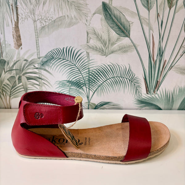Yokono | Genova -400 Burdeos | Covered heel Sandal