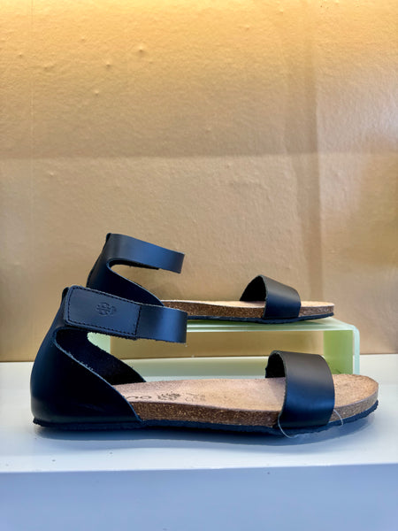 Yokono | Genova-400 | Flat Sandal with Ankle Strap | Black