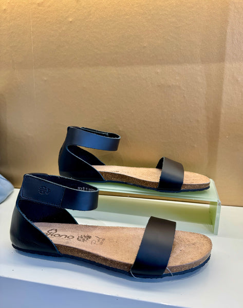 Yokono | Genova-400 | Flat Sandal with Ankle Strap | Black
