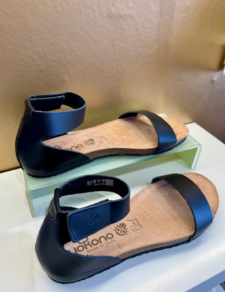 Yokono | Genova-400 | Flat Sandal with Ankle Strap | Black