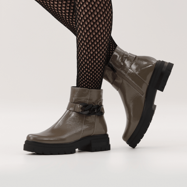 Caprice | Chunky Ankle Boot 25413 | Mud Patent Leather
